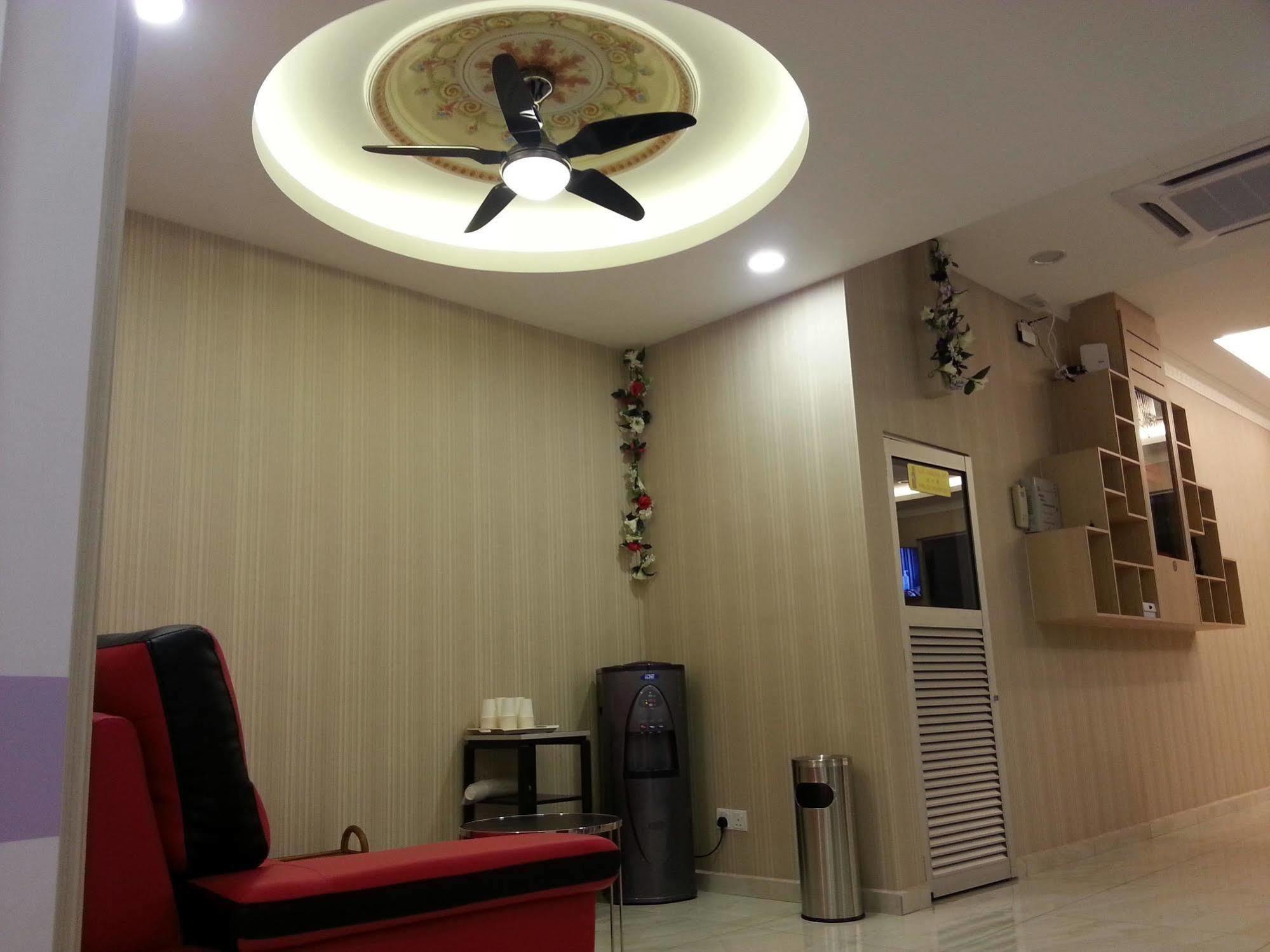 Palazzo Hotel Kulai Esterno foto