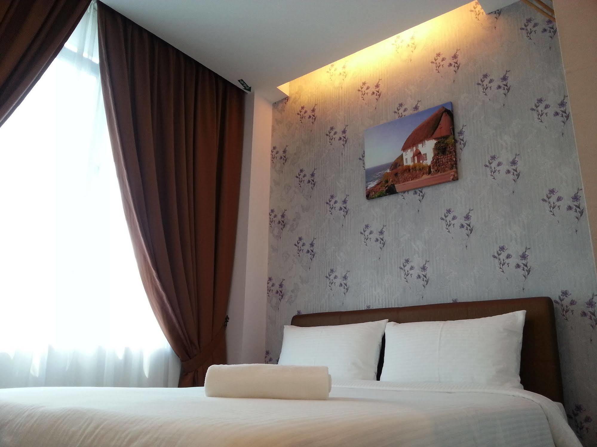 Palazzo Hotel Kulai Esterno foto