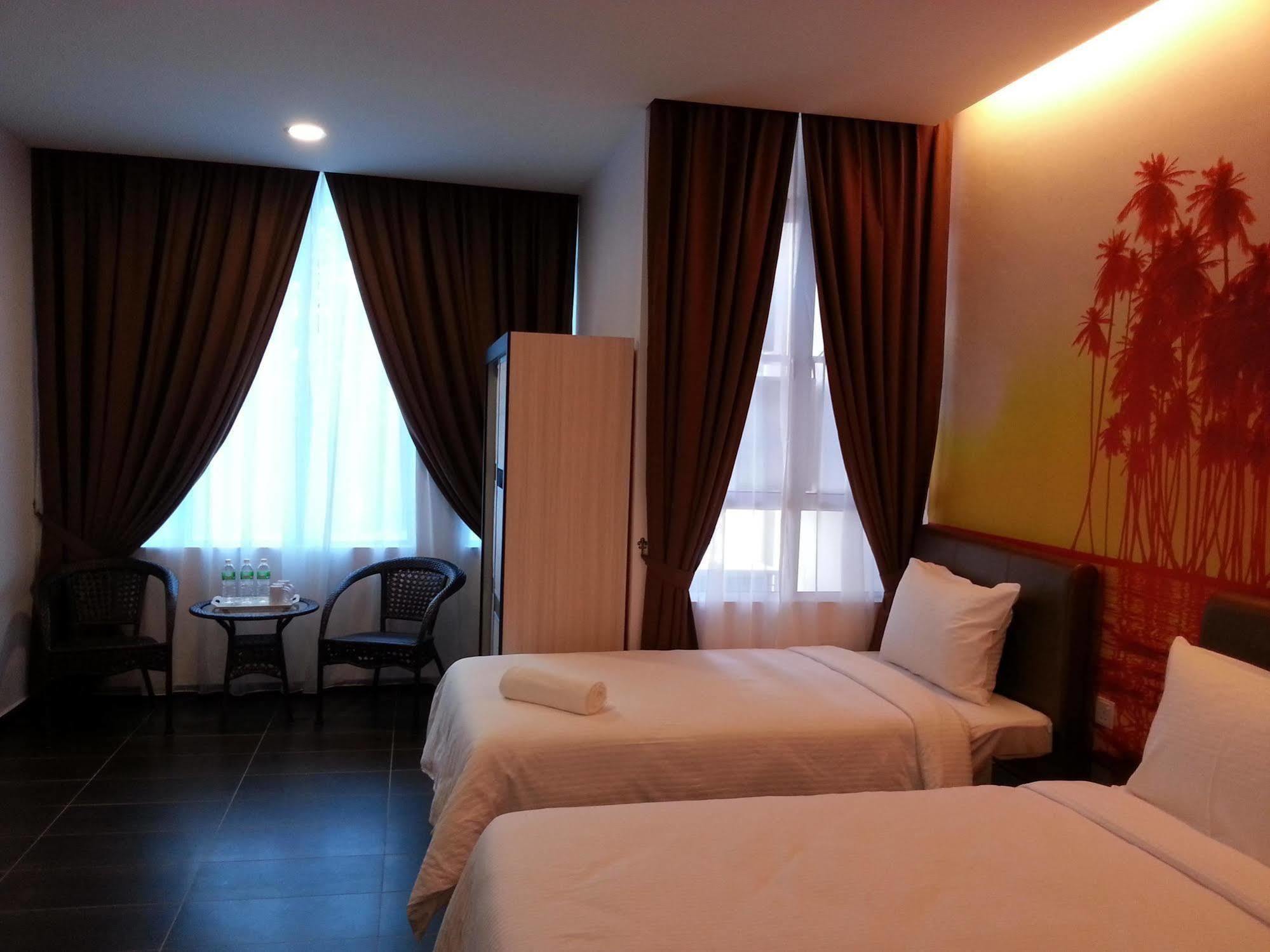 Palazzo Hotel Kulai Esterno foto