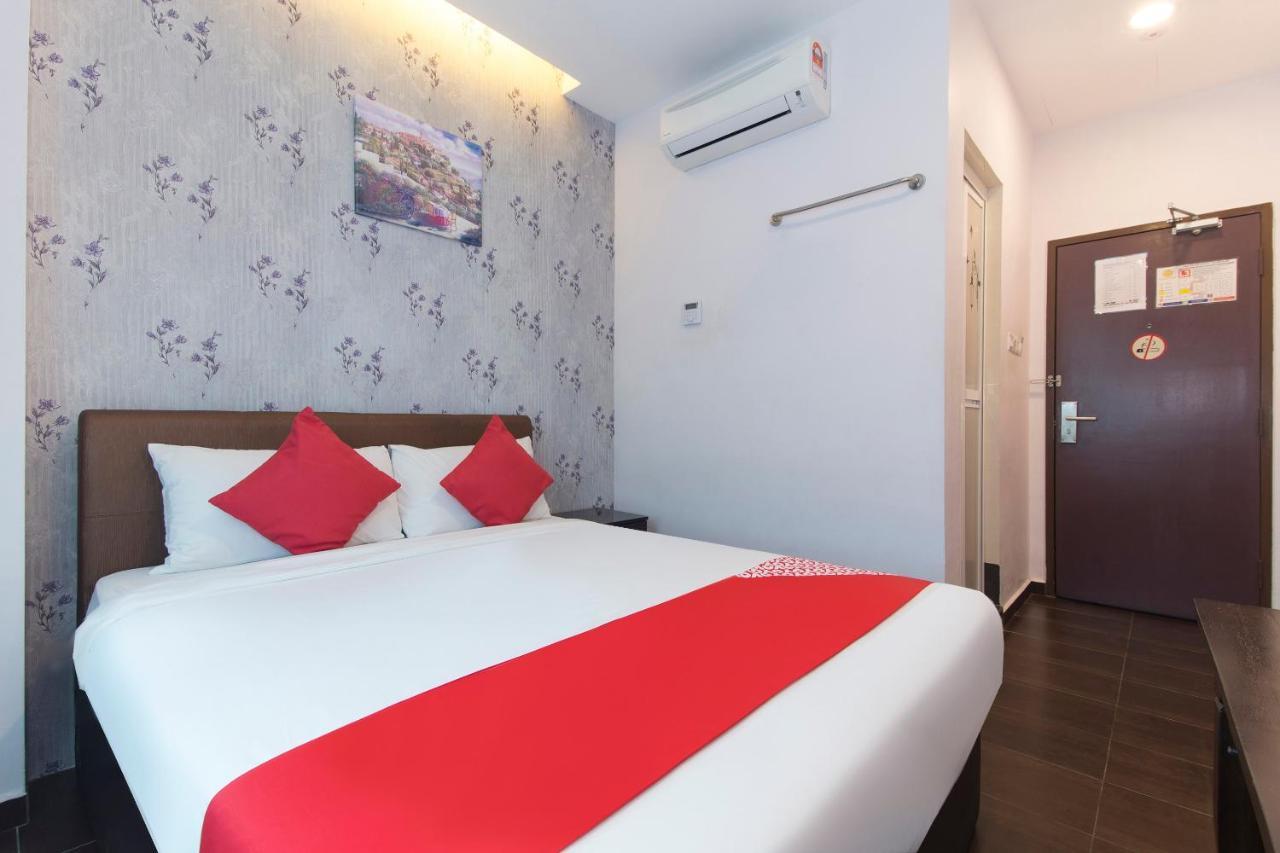 Palazzo Hotel Kulai Esterno foto