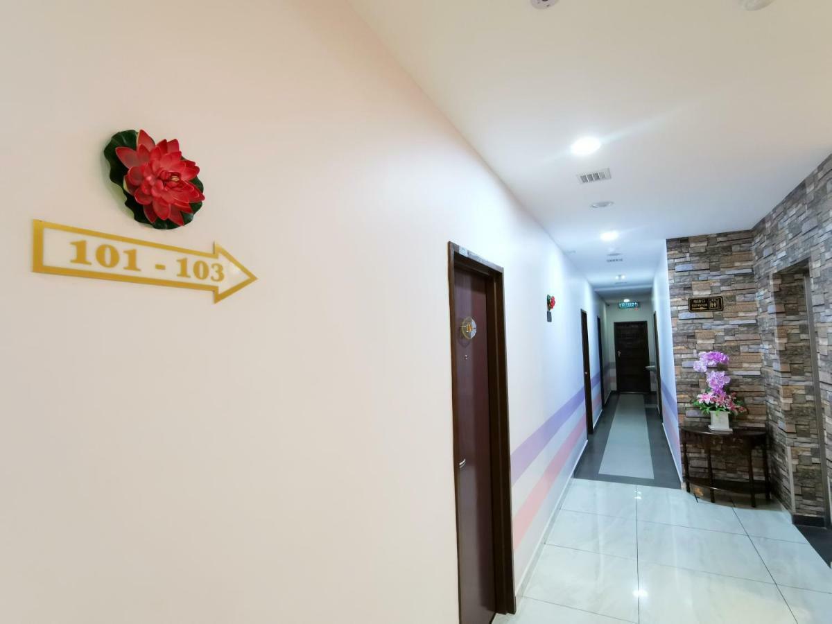 Palazzo Hotel Kulai Esterno foto